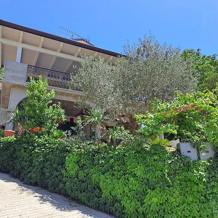 Appartamento Belvedere Roccascalegna Bagian luar foto